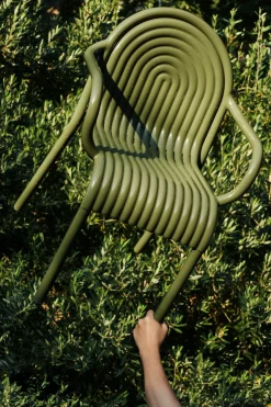 Tom Dixon Groove Arm Chair fra> Havestole