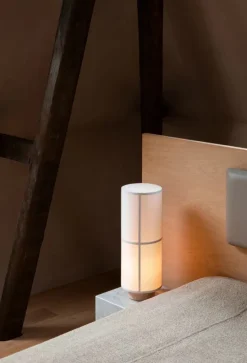 Audo Copenhagen Hashira Table Lamp White fra> Spots