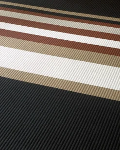 Woodnotes Horizon Black Reddish Brown Tæppe fra> Gulvtæpper
