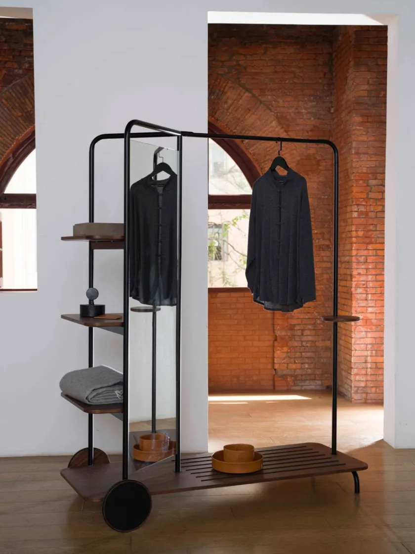 Stellar Works Host Wardrobe, black oak fra> Entrémøbler|Tøjstativer