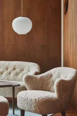 Audo Copenhagen Ingeborg med Fodskammel, Boucle fra><noscript><img width=
