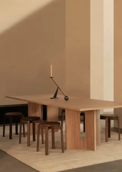 Audo Copenhagen Interconnect Candle Holder, bronzed brass fra> Gaver Til Ham|Gaver Til Hende