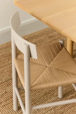 Fredericia Furniture J39 Folkestolen, Khaki grøn af Børge Mogensen><noscript><img width=