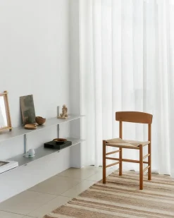 Fredericia Furniture J39 Folkestolen, Pebble grey af Børge Mogensen><noscript><img width=