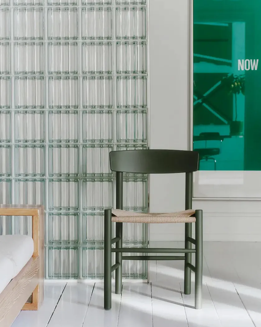 Fredericia Furniture J39 Folkestolen, Vintage lakeret af Børge Mogensen> Spisebordsstole