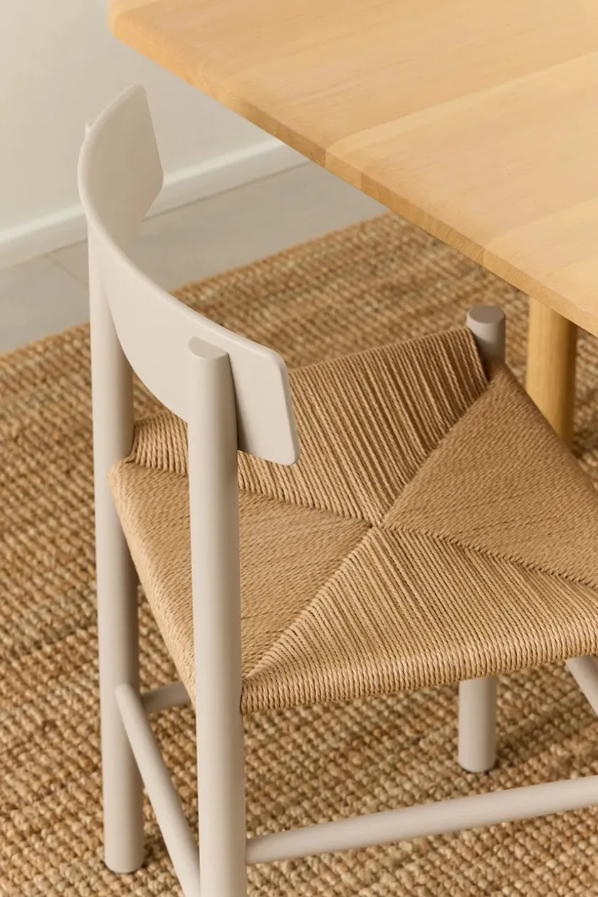 Fredericia Furniture J39 Folkestolen, Vintage lakeret af Børge Mogensen> Spisebordsstole