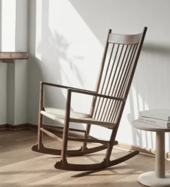 Fredericia Furniture J16 Gyngestol af Hans J. Wegner> Gyngestole