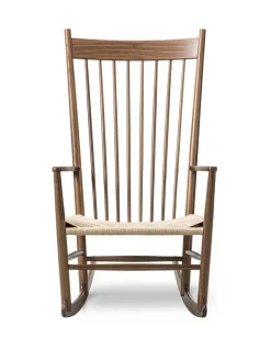 Fredericia Furniture J16 Gyngestol, valnød af Hans J. Wegner><noscript><img width=