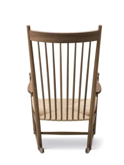 Fredericia Furniture J16 Gyngestol, valnød af Hans J. Wegner><noscript><img width=