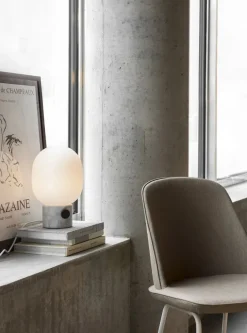 Audo Copenhagen JWDA Concrete Bordlampe fra><noscript><img width=