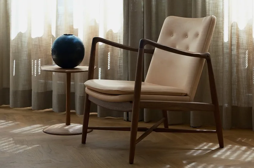 House of Finn Juhl Kaminstolen, eg olie af Finn Juhl> Lænestole