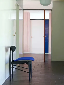 House of Finn Juhl Karmstolen, eg olie/valnød af Finn Juhl><noscript><img width=
