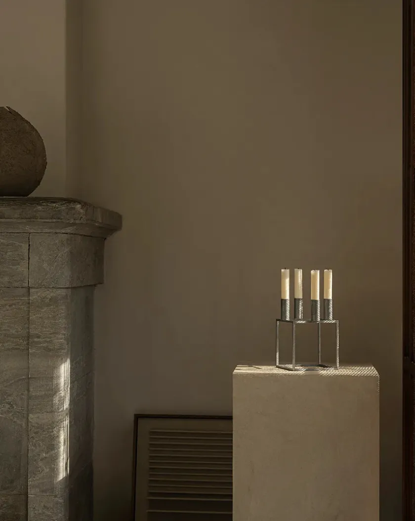 Audo Copenhagen Kubus 4 Lysestage, ivory fra> Adventsstager|Lysestager
