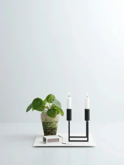 Audo Copenhagen Kubus Line hvid lysestage fra><noscript><img width=