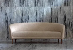 House of Finn Juhl Lillemor Sofa 3 pers. af Finn Juhl><noscript><img width=