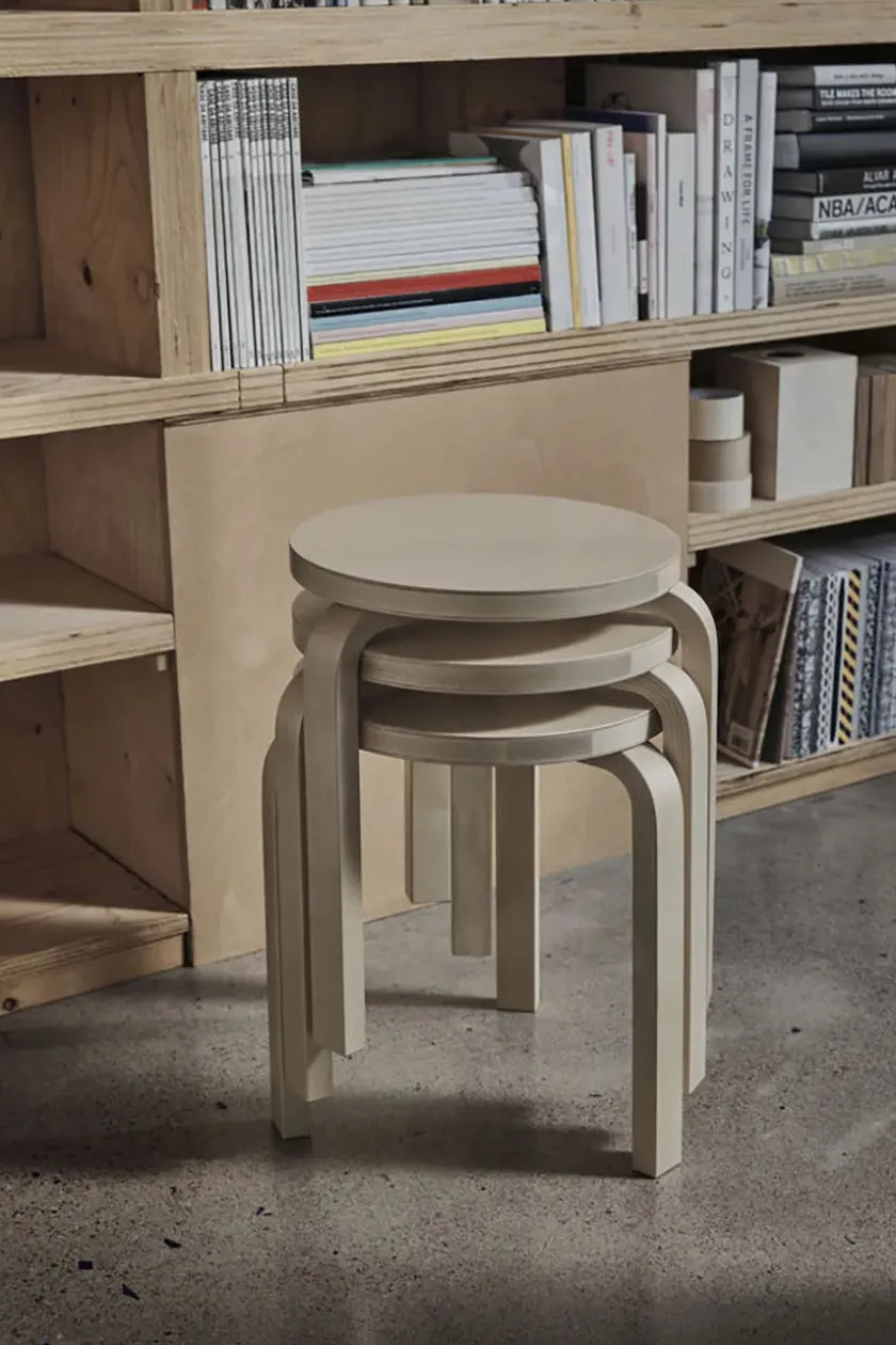 Artek Limited Edition Stool 60, Mahogany Brown fra> Skamler