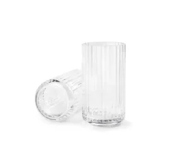 Lyngby Porcelæn Lyngbyvasen i lilla, H20,5 cm fra><noscript><img width=