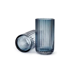 Lyngby Porcelæn Lyngbyvasen i rød, H15,5 cm fra><noscript><img width=