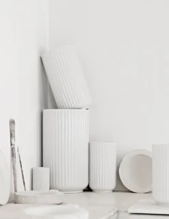 Lyngby Porcelæn Lyngbyvasen i rosa, H25 cm fra><noscript><img width=