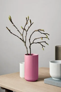 Lyngby Porcelæn Lyngbyvasen i rosa, H25 cm fra><noscript><img width=