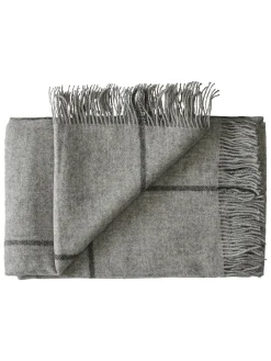Silkeborg Uldspinderi Mandø Plaid, medium grey fra> Puder Og Plaider