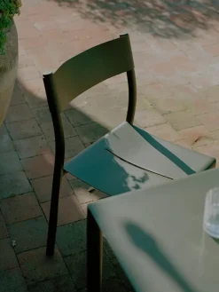 New Works May Chair, dark green fra><noscript><img width=