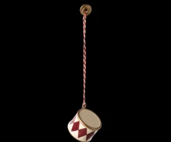 Maileg Metal Ornament, tromme, lille - rød fra> Juletræspynt