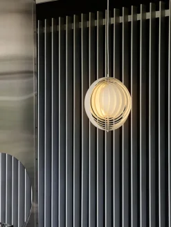 Verpan Moon Acrylic Pendant, Ø34 af Verner Panton> Spots|Pendler