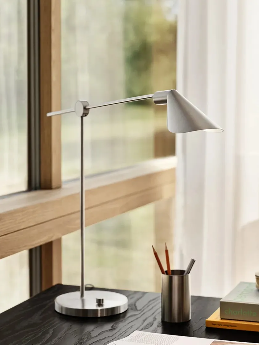 Fritz Hansen MS021 Bordlampe, sort PVD fra> Skrivebordslamper|Spots