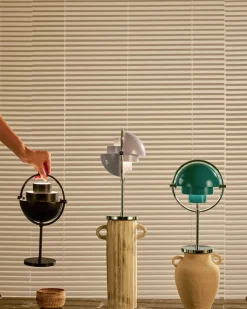 GUBI Multi-Lite Portable Bordlampe, messing fra><noscript><img width=