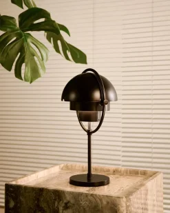 GUBI Multi-Lite Portable Bordlampe, messing/sort fra><noscript><img width=