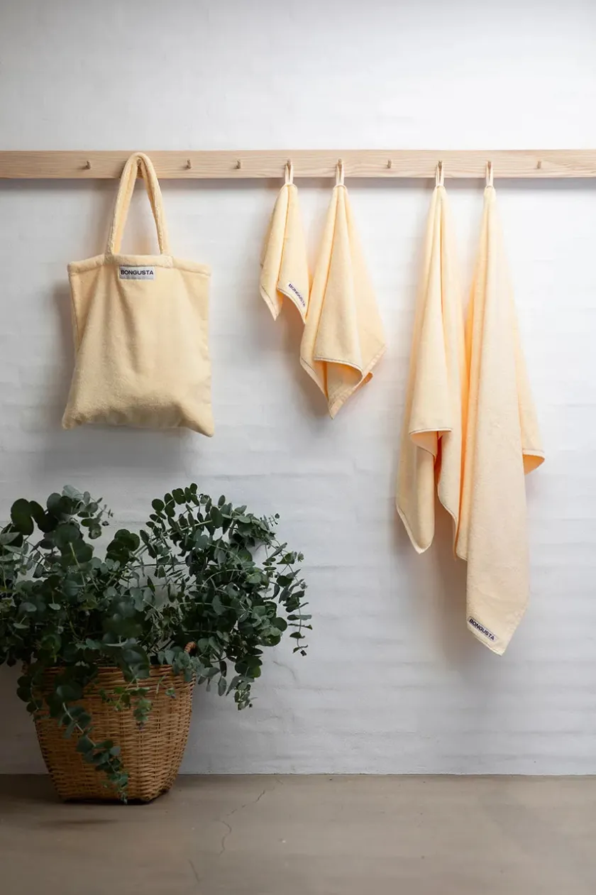 Bongusta Naram towel - Lavender Blue fra> Badeværelsestekstiler