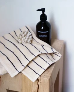 Bongusta Naram towel - Lavender Blue fra><noscript><img width=