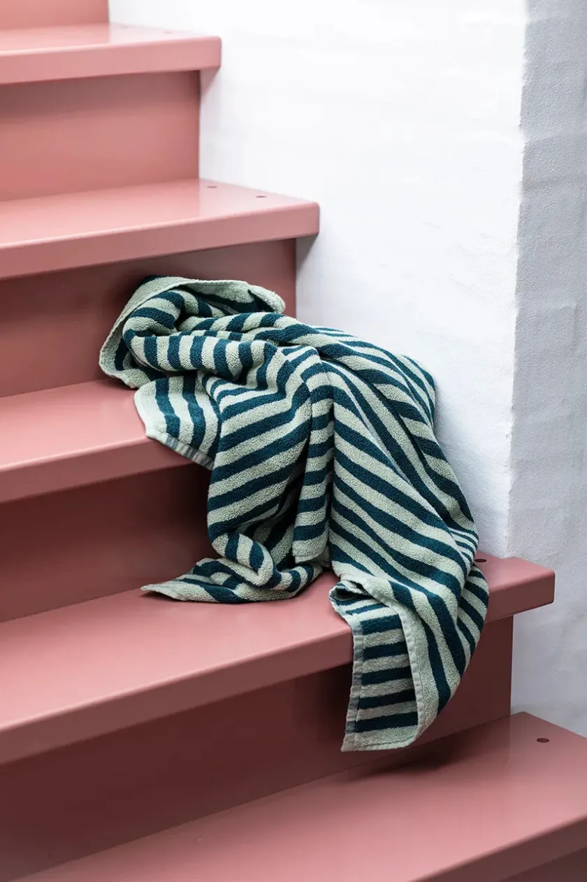 Bongusta Naram towel - Lavender Blue fra> Badeværelsestekstiler