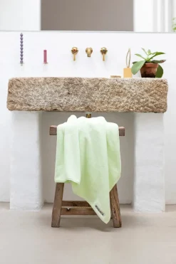 Bongusta Naram towel - Sea foam & Deep teal fra><noscript><img width=