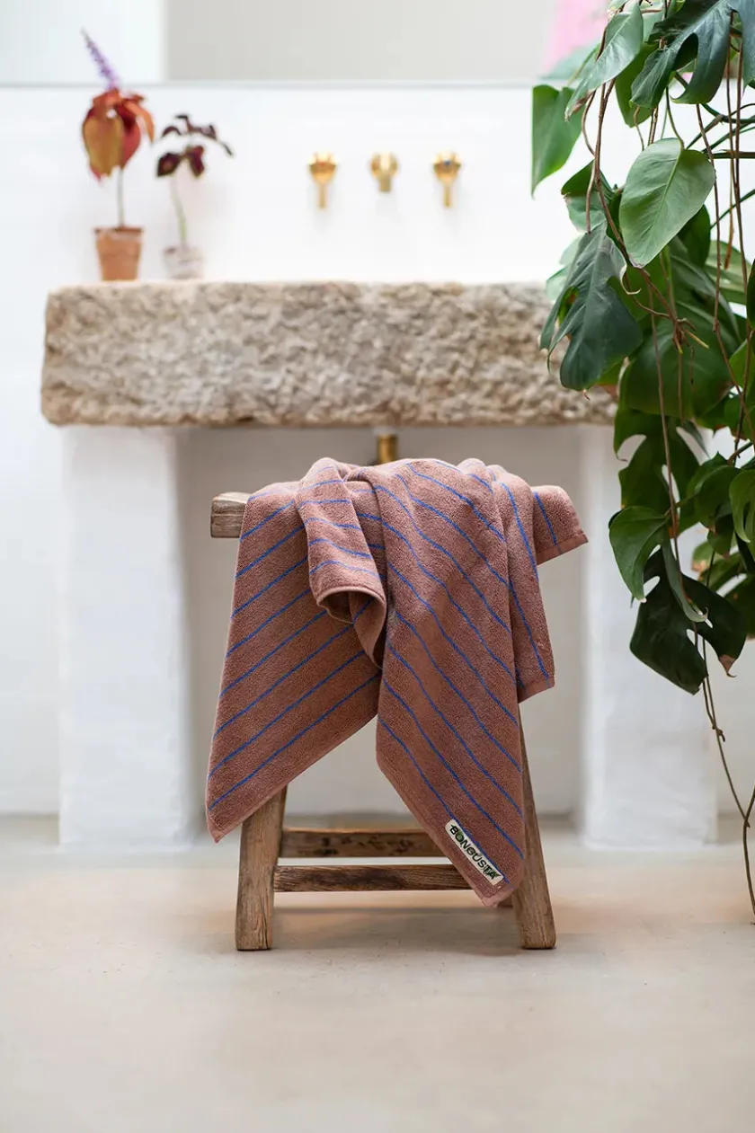 Bongusta Naram towel - Silver Sage fra> Badeværelsestekstiler