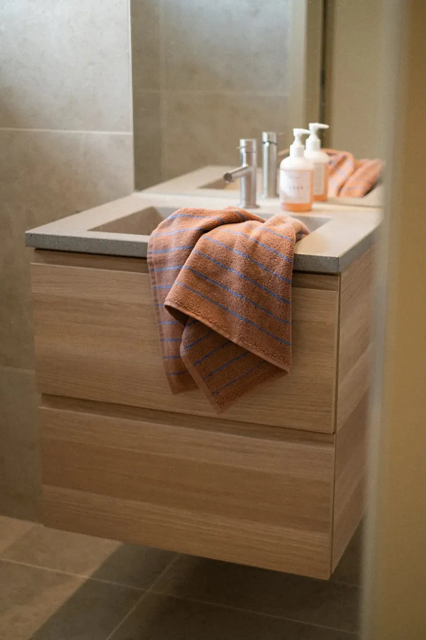 Bongusta Naram towel - Silver Sage fra> Badeværelsestekstiler