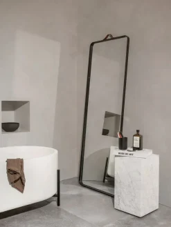 Audo Copenhagen Norm Floor Mirror fra> Spejle