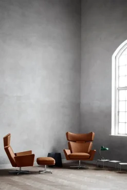 Fritz Hansen Oksen Fodskammel af Arne Jacobsen> Skamler|Fodskamler
