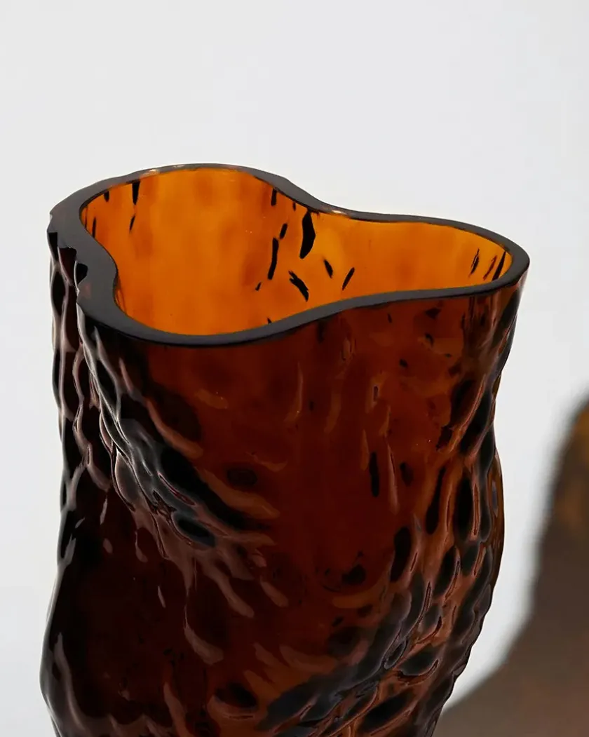Hein Studio Ostrea Vase, amber fra> Vaser