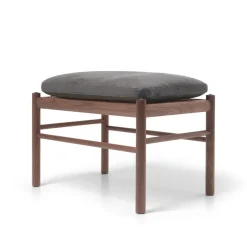 Carl Hansen & Søn OW149F Fodskammel til Colonial lænestol, valnød olie, Terra-læder af Ole Wanscher><noscript><img width=