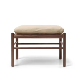 Carl Hansen & Søn OW149F Fodskammel til Colonial lænestol, valnød olie, Terra-læder af Ole Wanscher><noscript><img width=