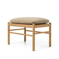Carl Hansen & Søn OW149F Fodskammel til Colonial lænestol, eg olie, Terra-læder af Ole Wanscher><noscript><img width=