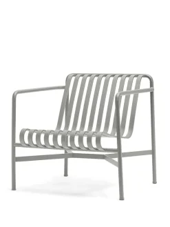 HAY Palissade Lounge Chair Low, sky grey fra> Havestole|Udendørs Loungemøbler