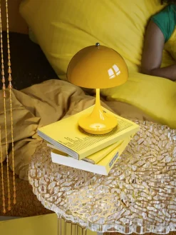 Louis Poulsen Panthella 160 Portable V3, chrome beige af Verner Panton><noscript><img width=