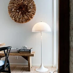 Louis Poulsen Panthella gulvlampe af Verner Panton><noscript><img width=