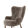 &Tradition Petra VB3 Chair, sahara sheepskin/walnut fra> Lænestole