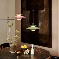 Louis Poulsen PH 5 Mini Pendant, Monochrome Burgundy af Poul Henningsen><noscript><img width=