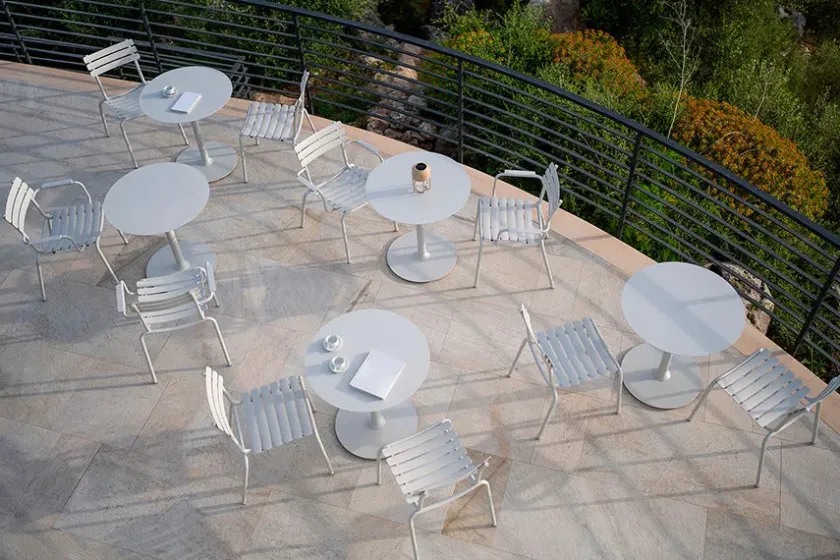 Houe Pico Café table, rund base Ø74 cm fra> Haveborde
