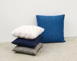 Kvadrat Pilot Cushion i blå, 60 x 60 cm fra> Puder Og Plaider|Puder